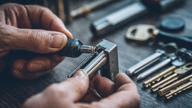 How to Remove a Broken Key From a Lock